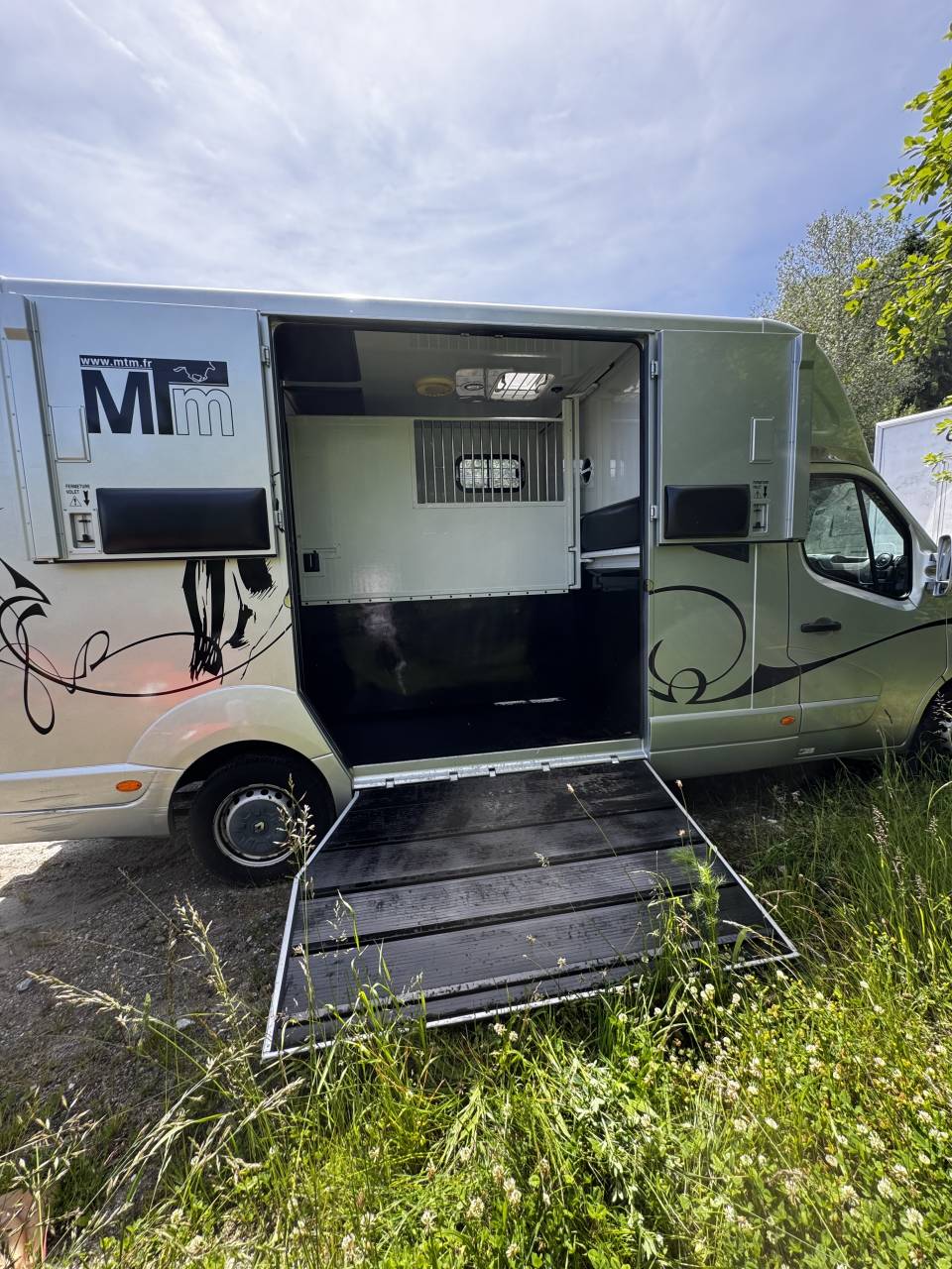Furgoneta para caballos MTM  2014 De segunda mano