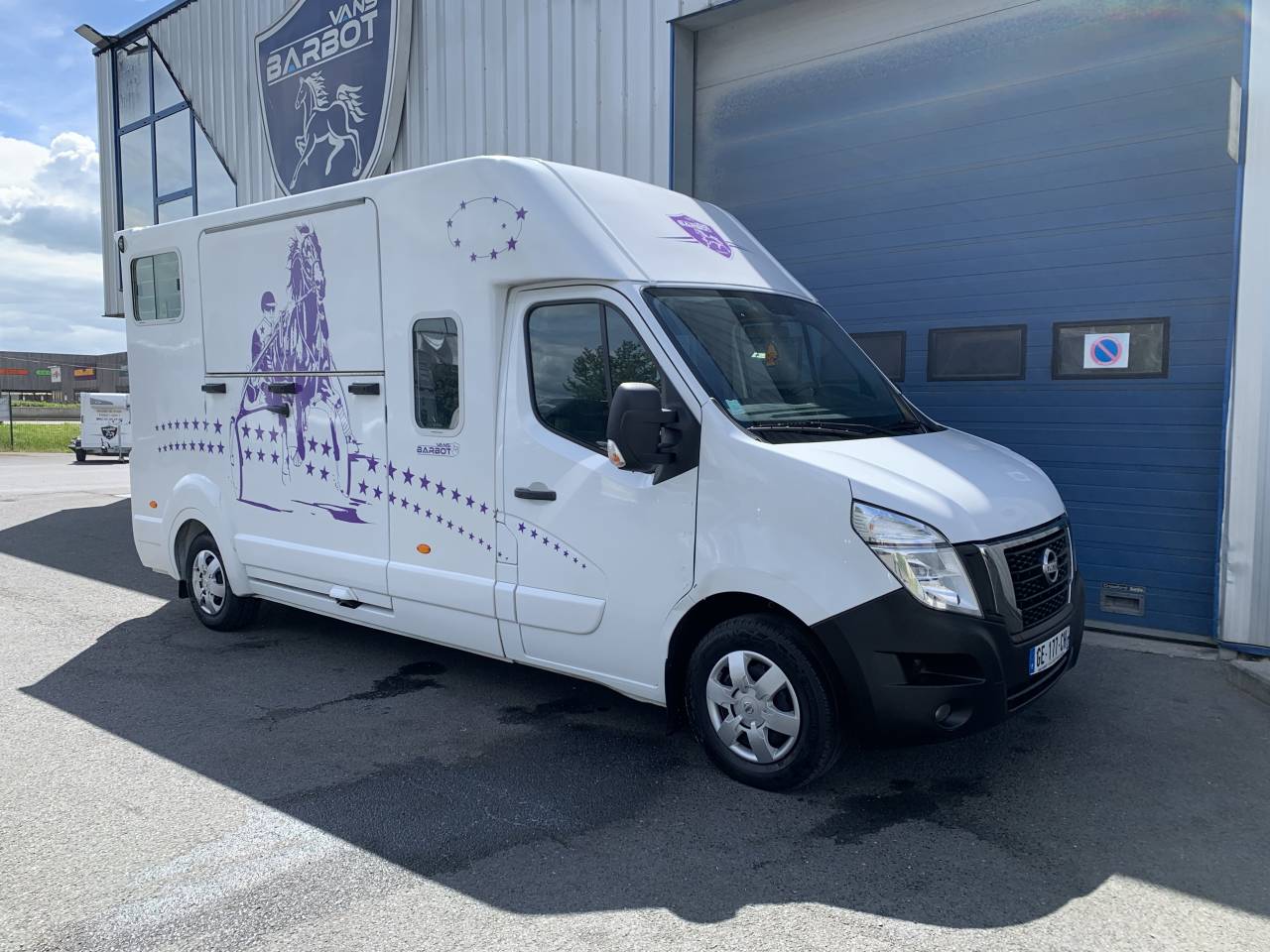 Furgoneta para caballos Barbot NISSAN NV 400 2022 De segunda mano