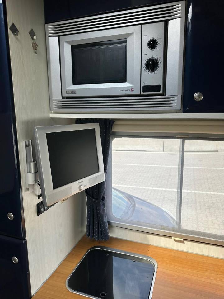 Camión para caballos Man MAN 0 De segunda mano