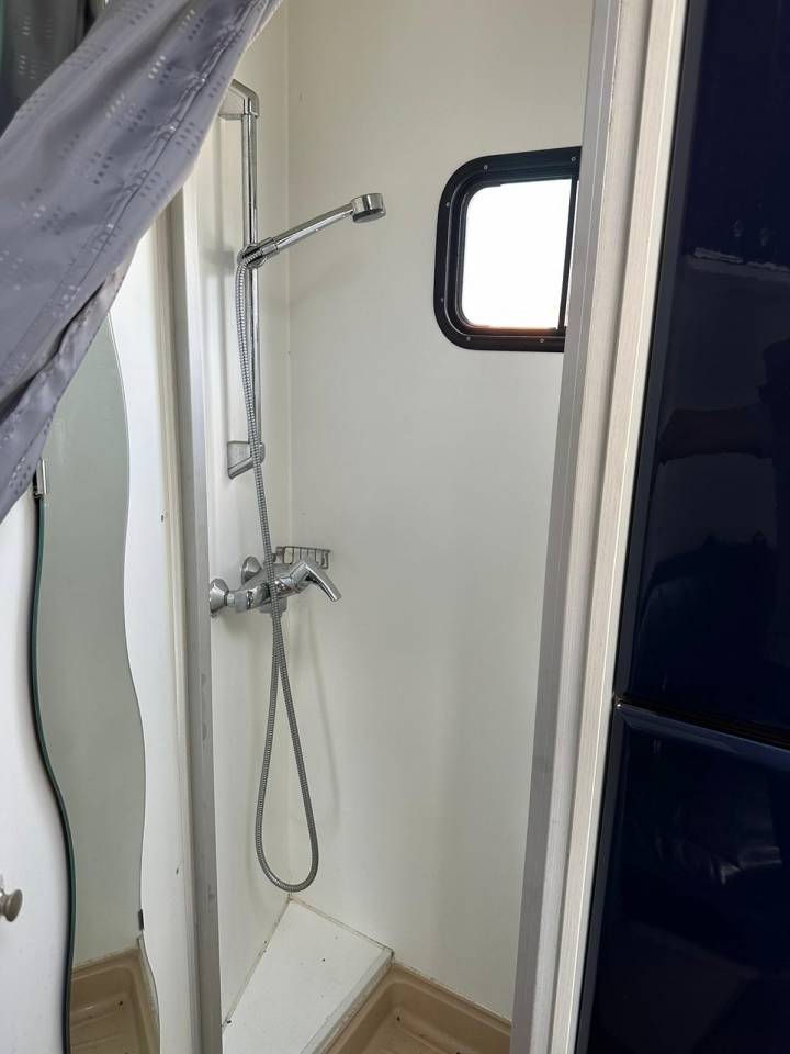 Camión para caballos Man MAN 0 De segunda mano