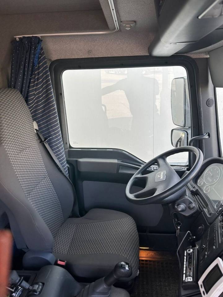 Camión para caballos Man MAN 0 De segunda mano