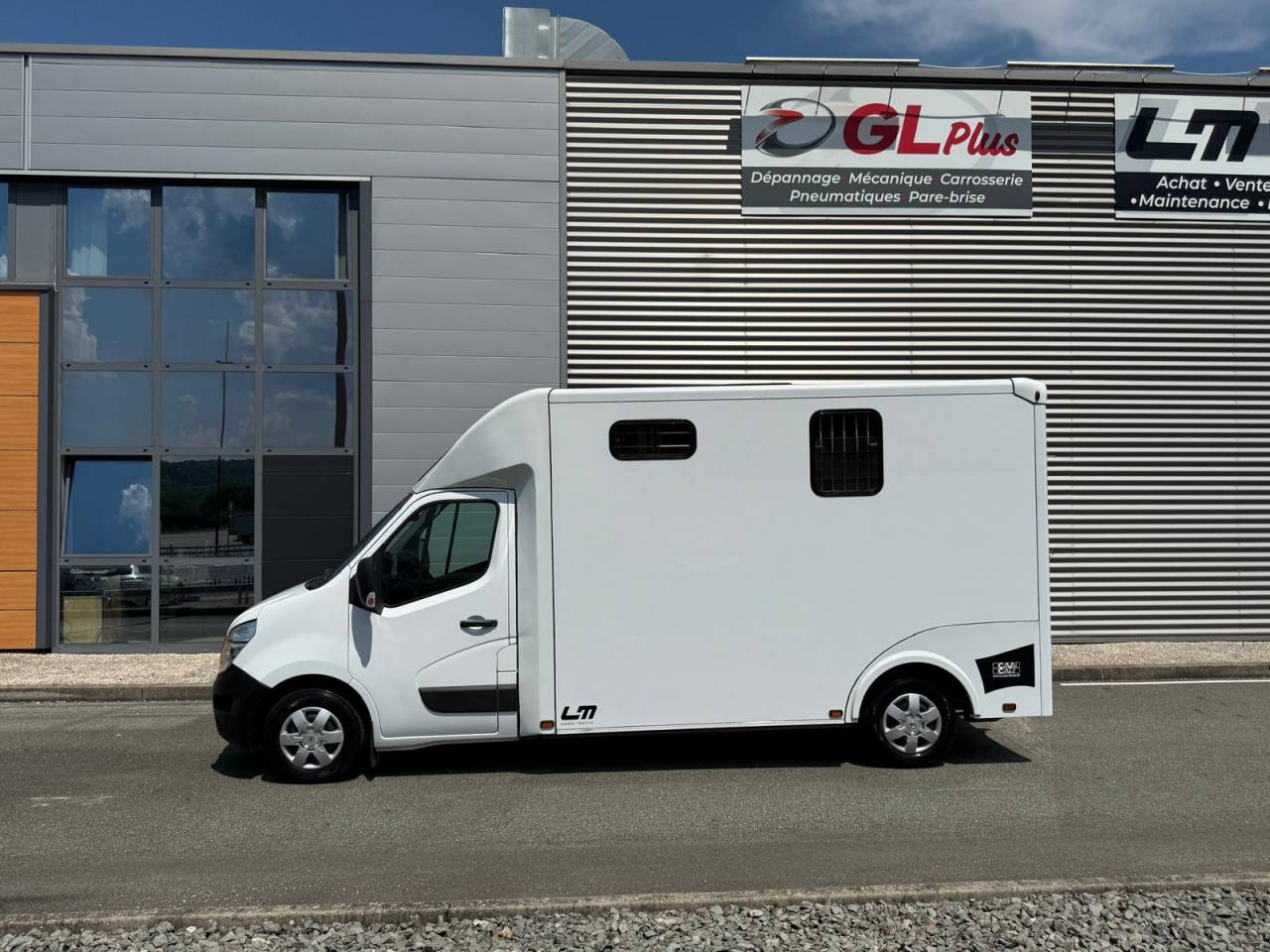 Furgoneta para caballos Cavalcar NV 400  2021 De segunda mano