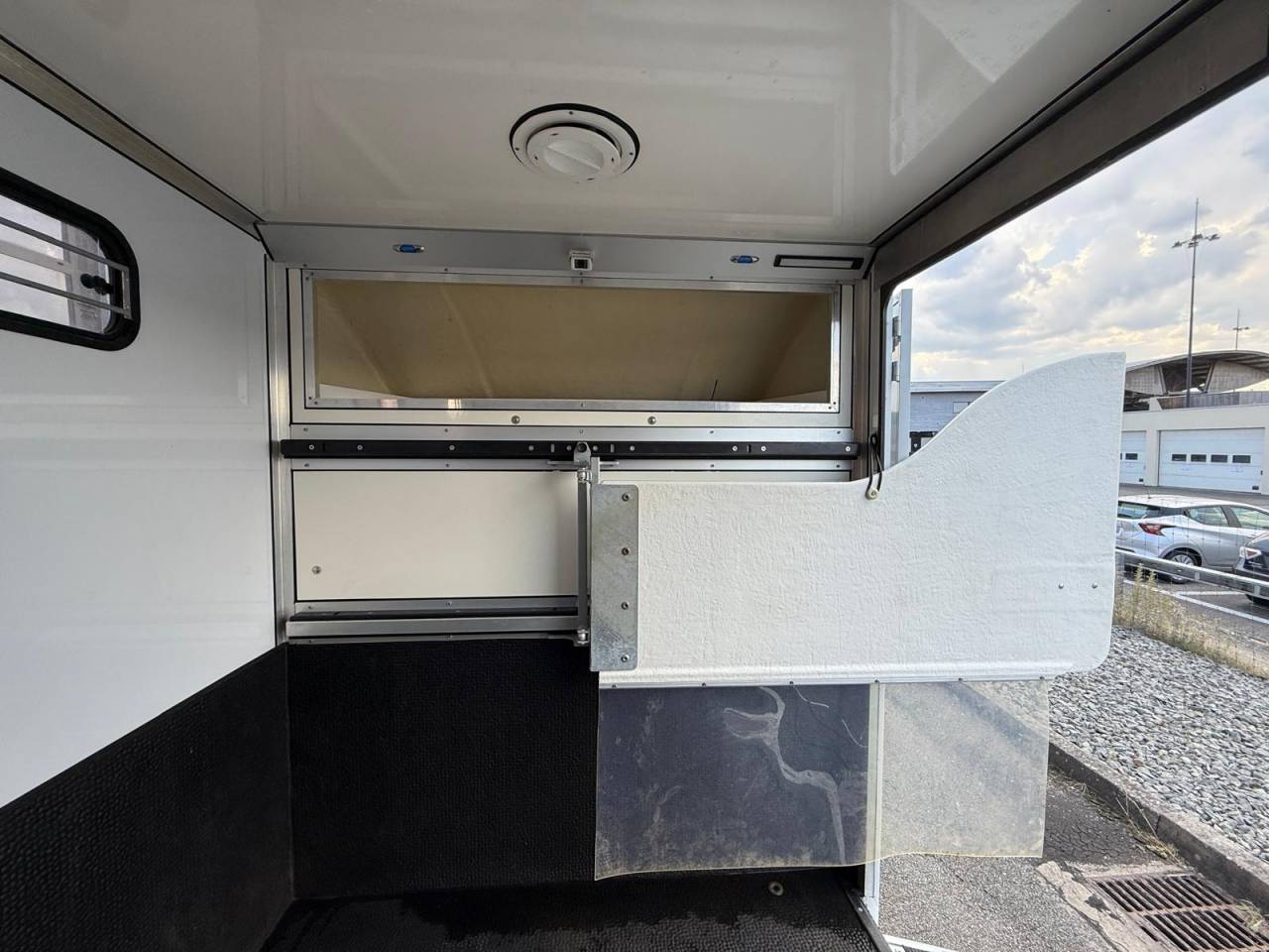 Furgoneta para caballos Cavalcar NV 400  2021 De segunda mano