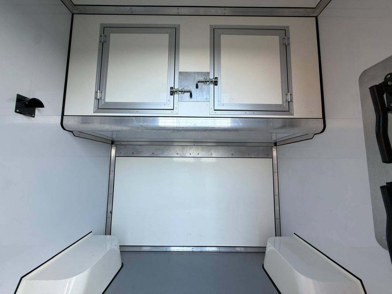 Furgoneta para caballos Cavalcar NV 400  2021 De segunda mano