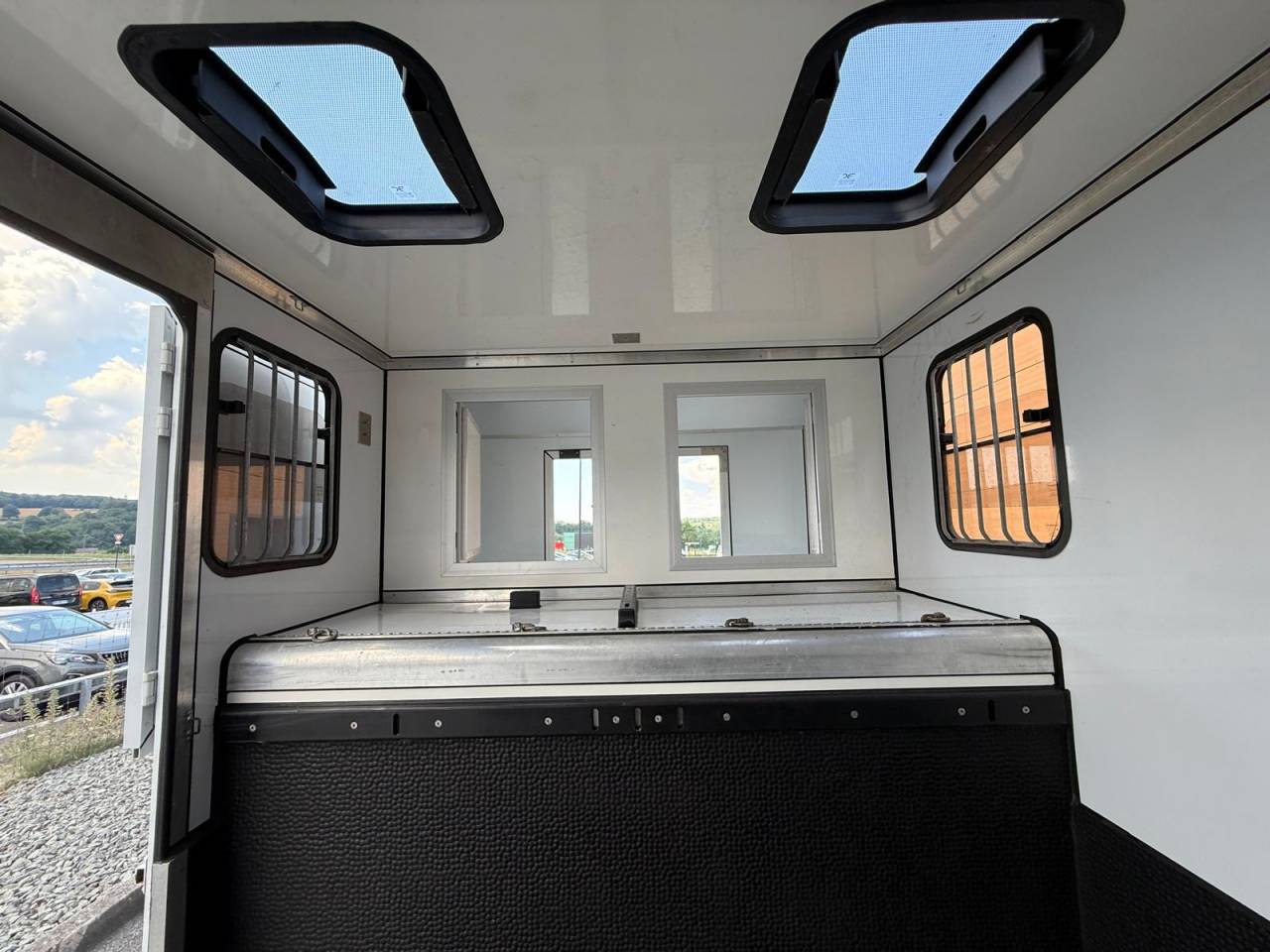 Furgoneta para caballos Cavalcar NV 400  2021 De segunda mano