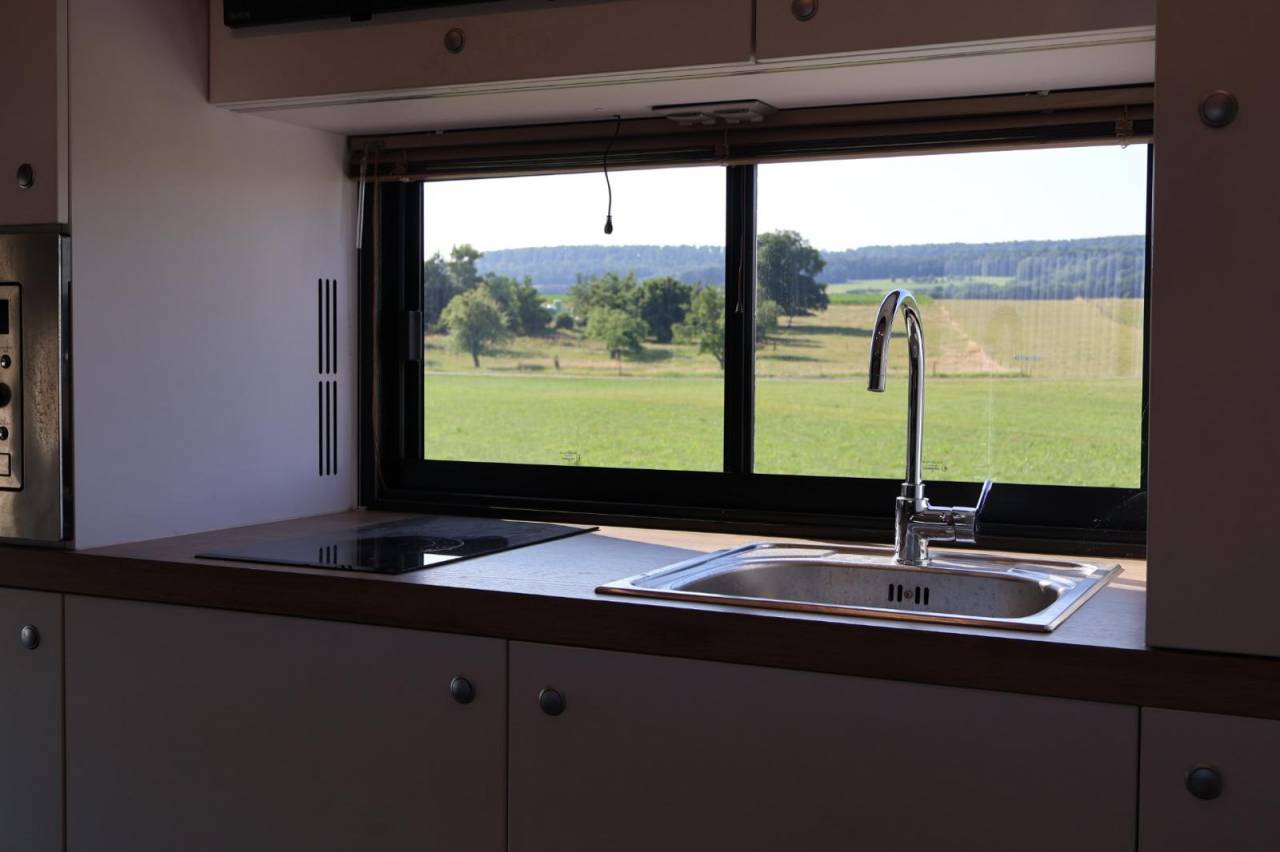 Camión para caballos AKX MERCEDES-ACTROS 2018 De segunda mano