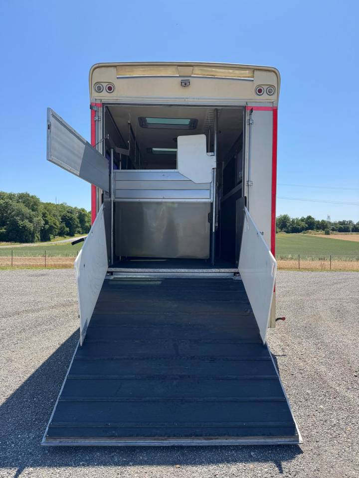 Camión para caballos Iveco STX 2007 De segunda mano