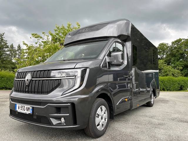 Furgoneta para caballos STX Master 2025 2025 Nuevo