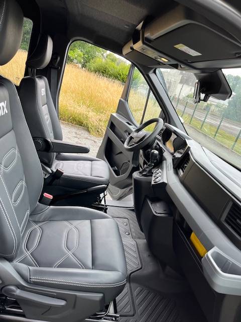 Furgoneta para caballos STX Master 2025 2025 Nuevo