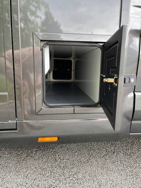 Furgoneta para caballos STX Master 2025 2025 Nuevo