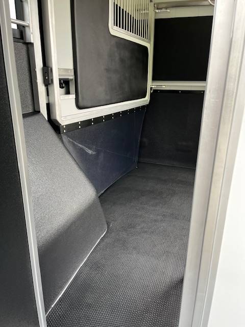 Furgoneta para caballos STX Master 2025 2025 Nuevo