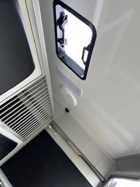 Furgoneta para caballos STX Master 2025 2025 Nuevo