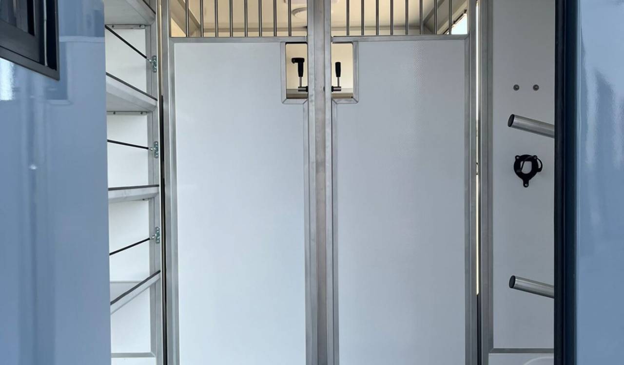 Furgoneta para caballos STX Master 2025 2025 Nuevo