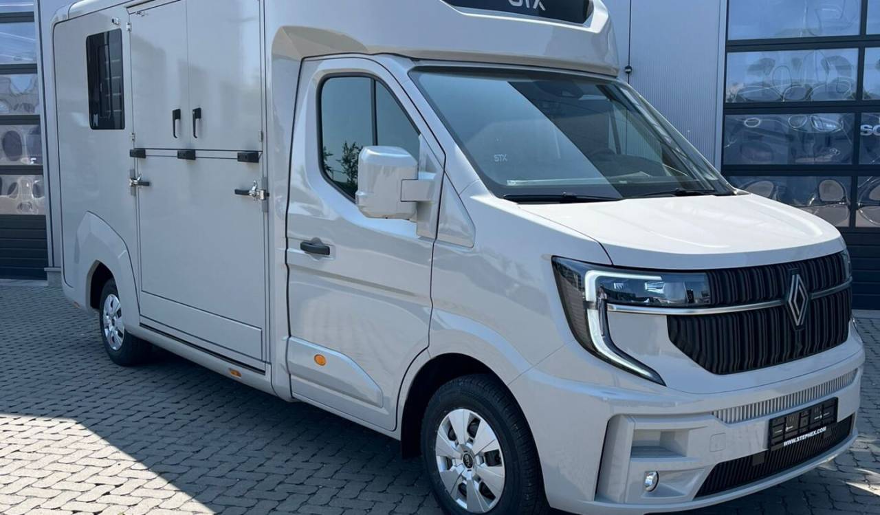 Furgoneta para caballos STX Master 2025 2025 Nuevo