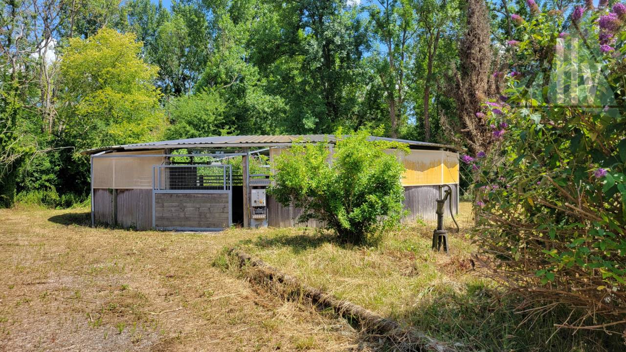 Cuadra de propietarios En venta Sena y Marne