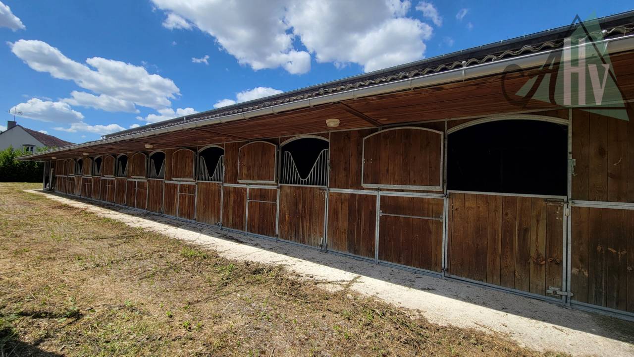 Cuadra de propietarios En venta Sena y Marne