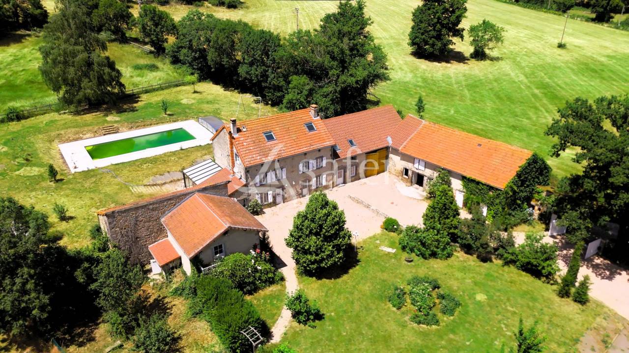 Propiedad ecuestre En venta Puy-de-Dôme