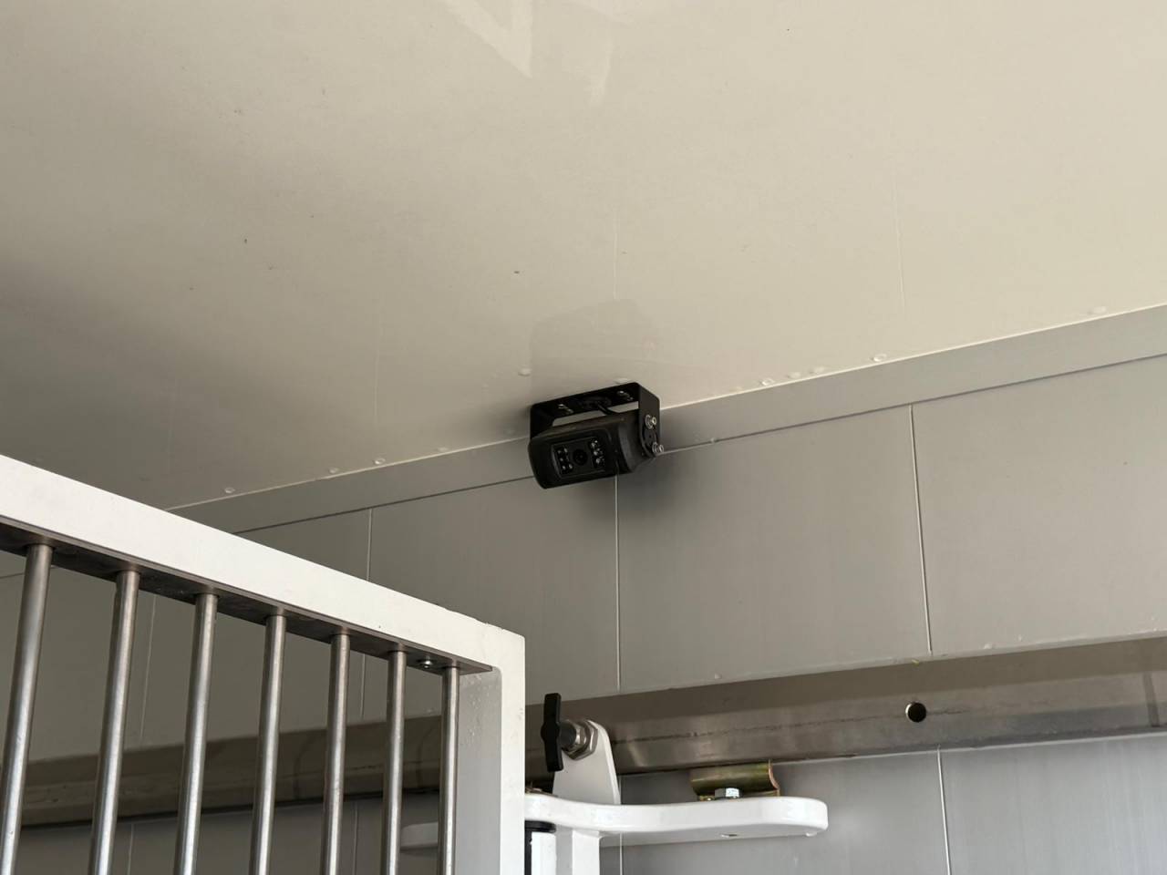 Furgoneta para caballos STX STALLE 5 PLACES 165CH 2015 De segunda mano