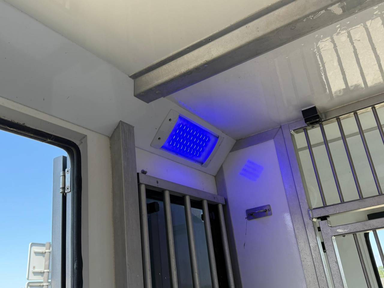 Furgoneta para caballos STX STALLE 5 PLACES 165CH 2015 De segunda mano