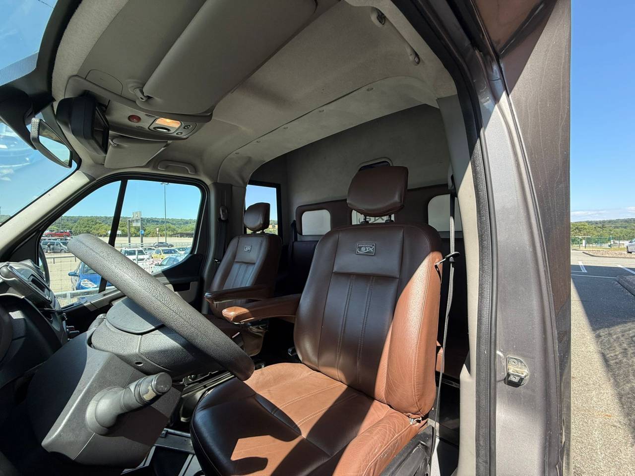 Furgoneta para caballos STX STALLE 5 PLACES 165CH 2015 De segunda mano