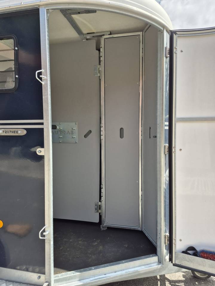 Van caballos Fautras Oblic trophé Stall 2 Caballos 2024 De segunda mano