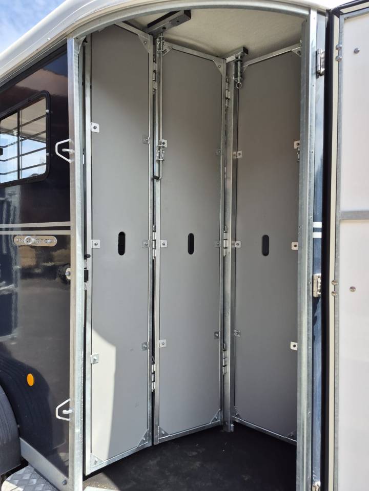 Van caballos Fautras Oblic trophé Stall 2 Caballos 2024 De segunda mano