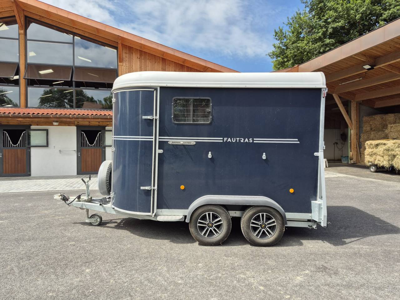 Van caballos Fautras Oblic trophé Stall 2 Caballos 2024 De segunda mano