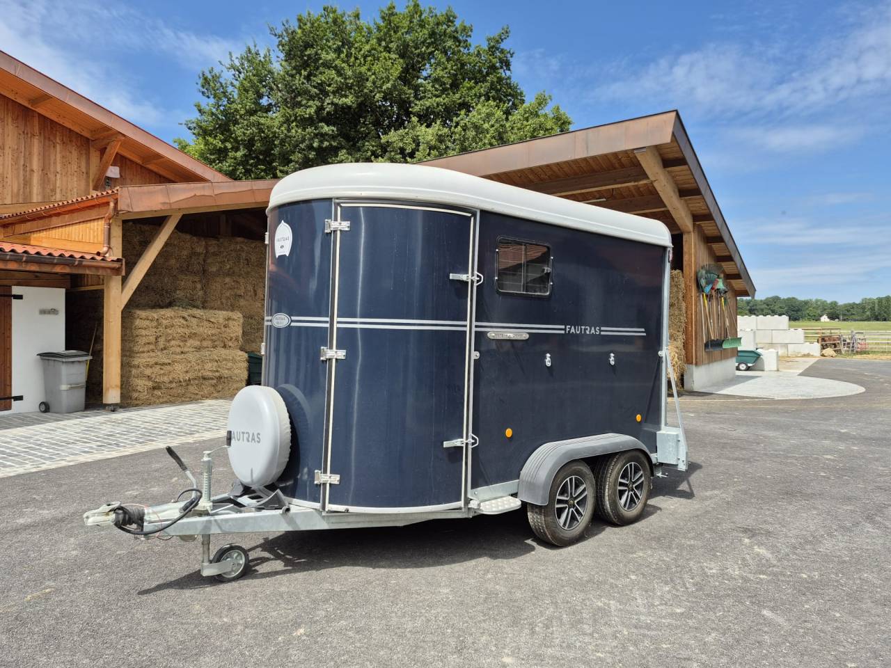 Van caballos Fautras Oblic trophé Stall 2 Caballos 2024 De segunda mano