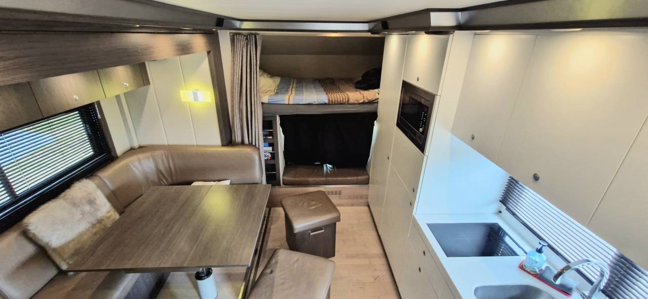 Camión para caballos Iveco STRALIS 19/360 2012 De segunda mano