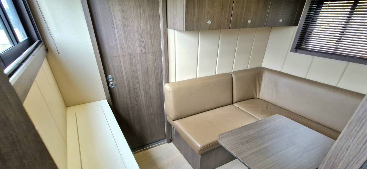 Camión para caballos Iveco STRALIS 19/360 2012 De segunda mano