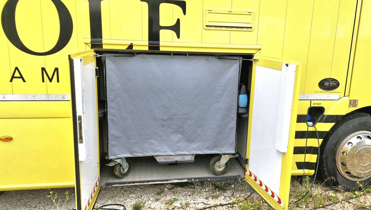 Camión para caballos Iveco STRALIS 19/360 2012 De segunda mano