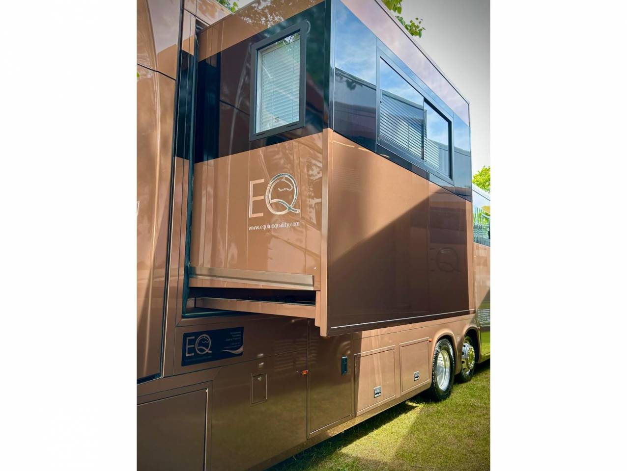 Furgoneta para caballos Scania EQ S530 2025 Nuevo