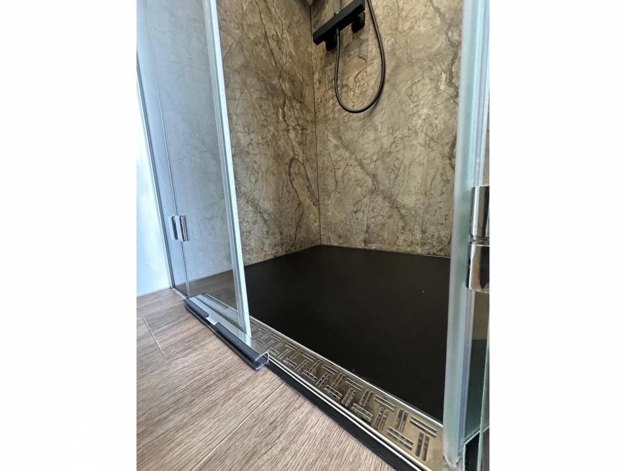 Furgoneta para caballos Scania EQ S530 2025 Nuevo