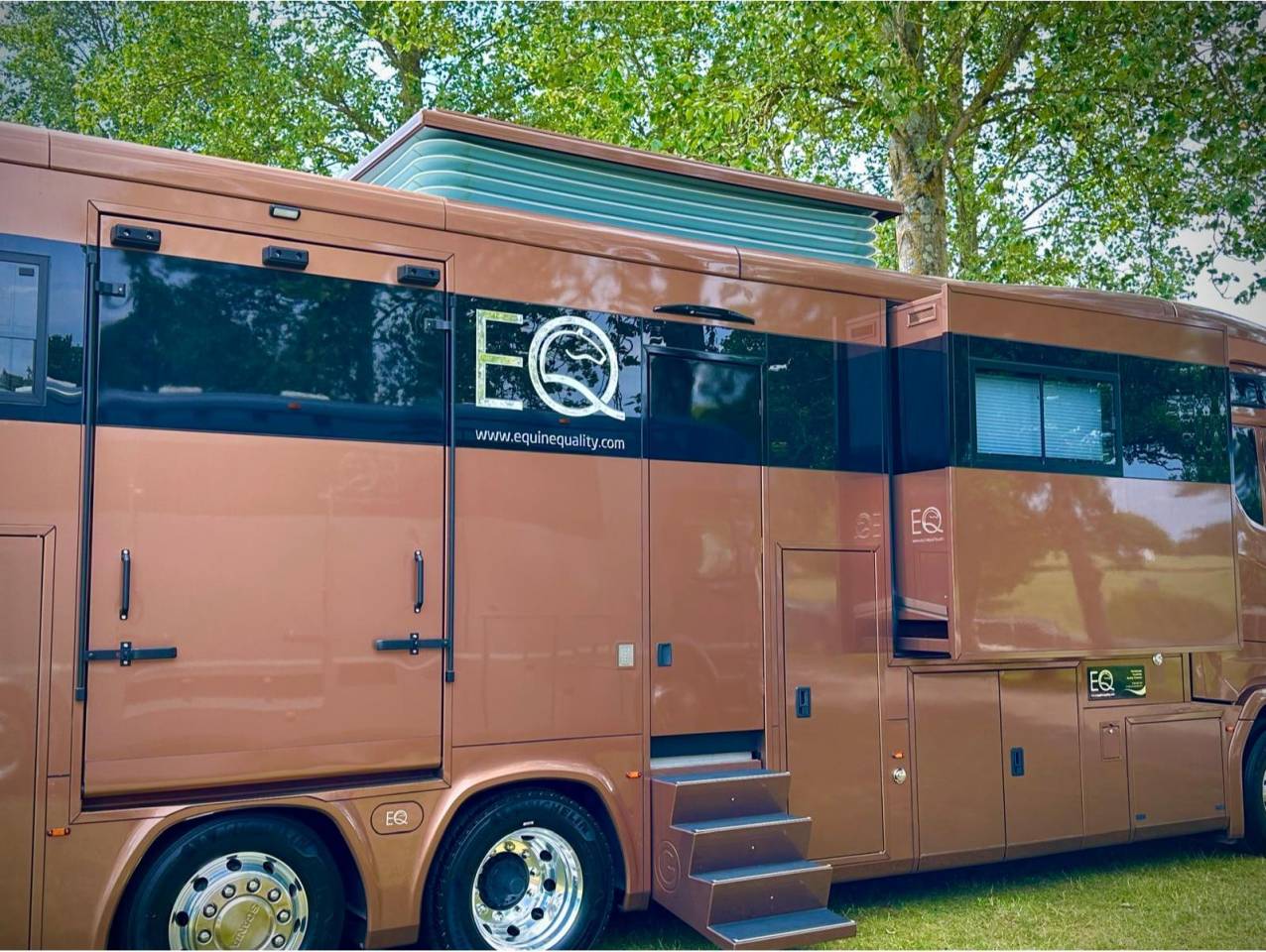 Furgoneta para caballos Scania EQ S530 2025 Nuevo