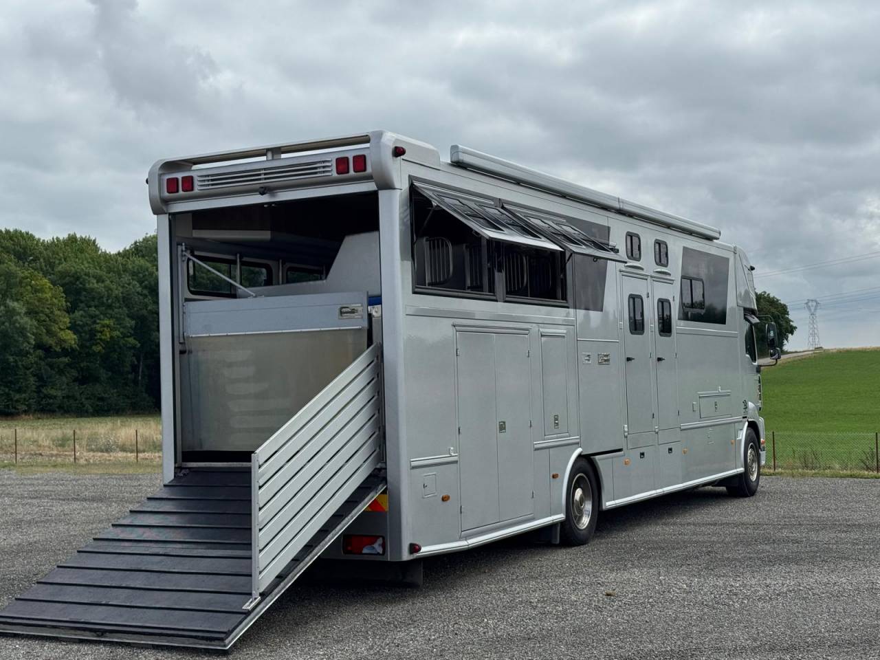 Camión para caballos Man AK 2007 De segunda mano