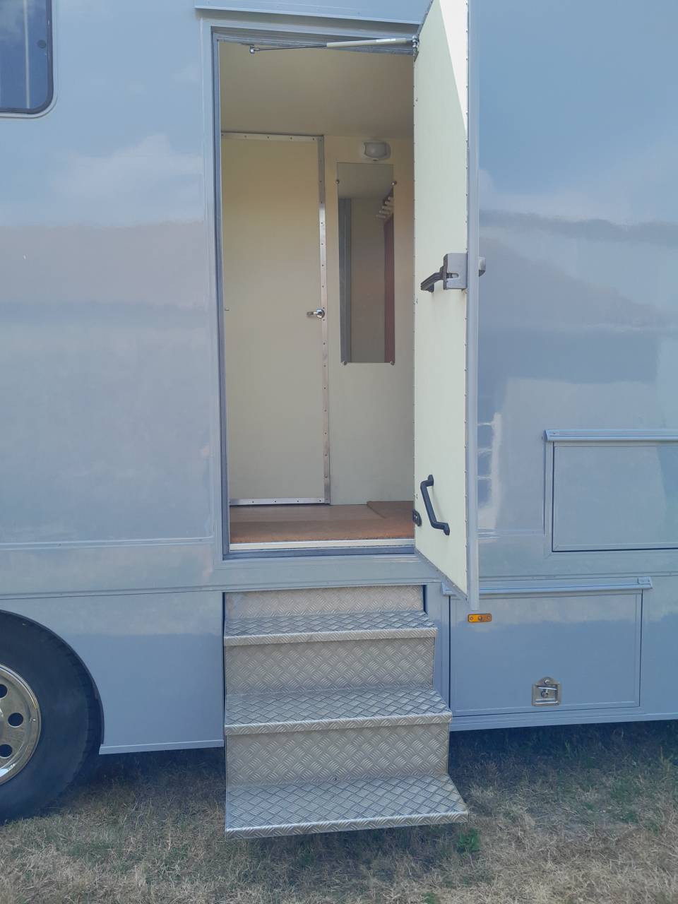 Camión para caballos Man  2017 De segunda mano