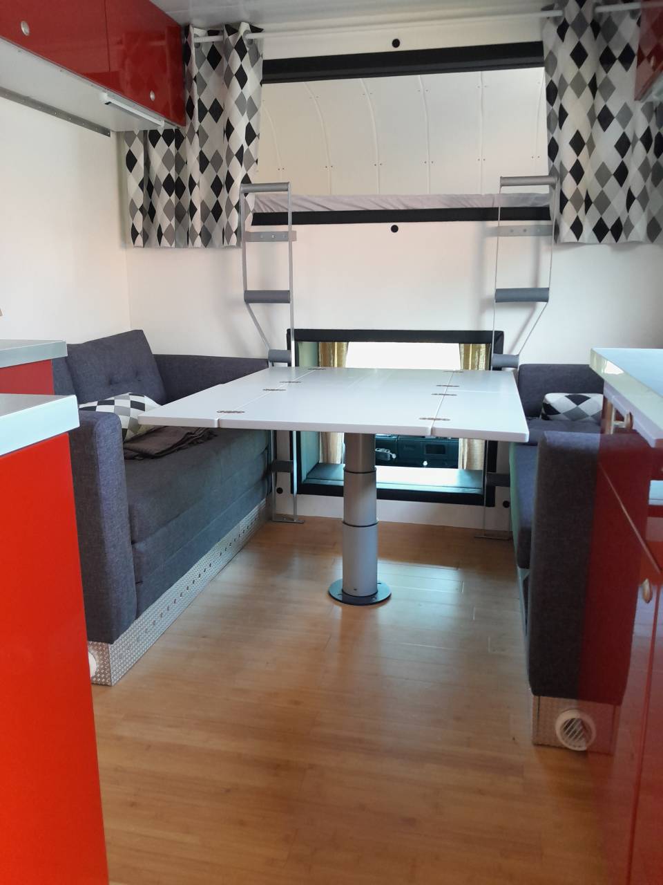 Camión para caballos Man  2017 De segunda mano