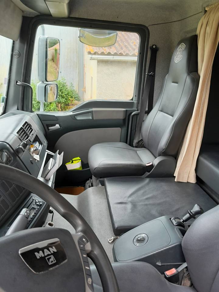 Camión para caballos Man  2017 De segunda mano