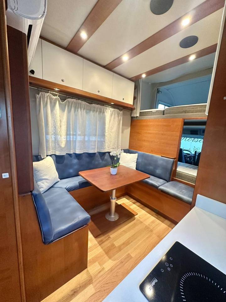 Camión para caballos Trans Box eurocargo  2006 De segunda mano