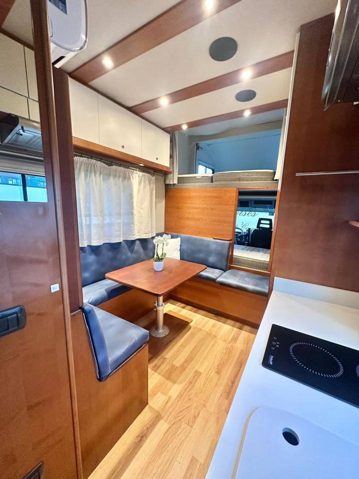 Camión para caballos Trans Box eurocargo  2006 De segunda mano