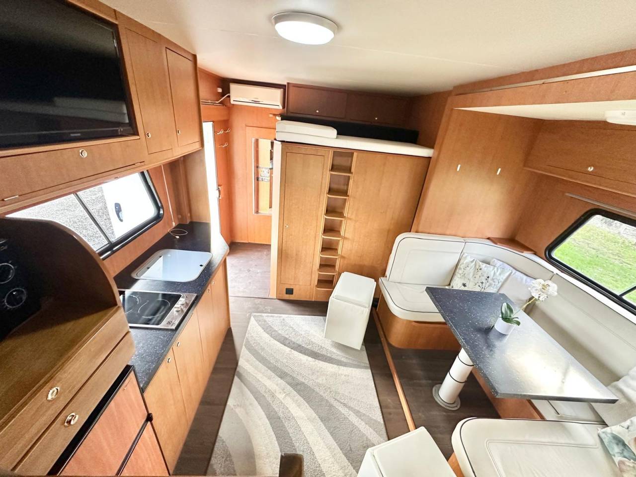 Camión para caballos Daf pop out  2003 De segunda mano