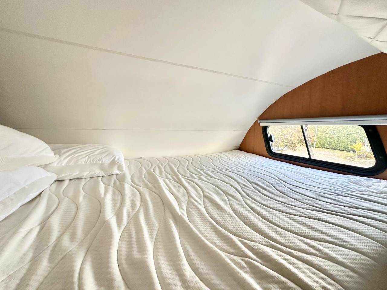 Camión para caballos Daf pop out  2003 De segunda mano