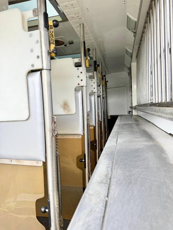 Camión para caballos Krismar pop et push out 2012 De segunda mano