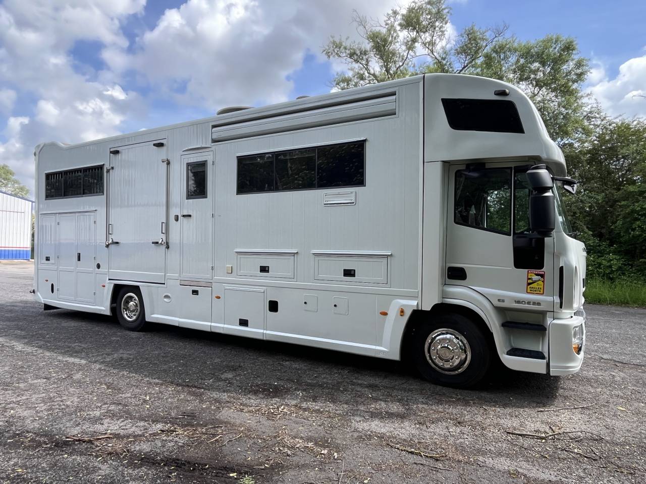 Cami&oacute;n para caballos Iveco IVECO 0 De segunda mano