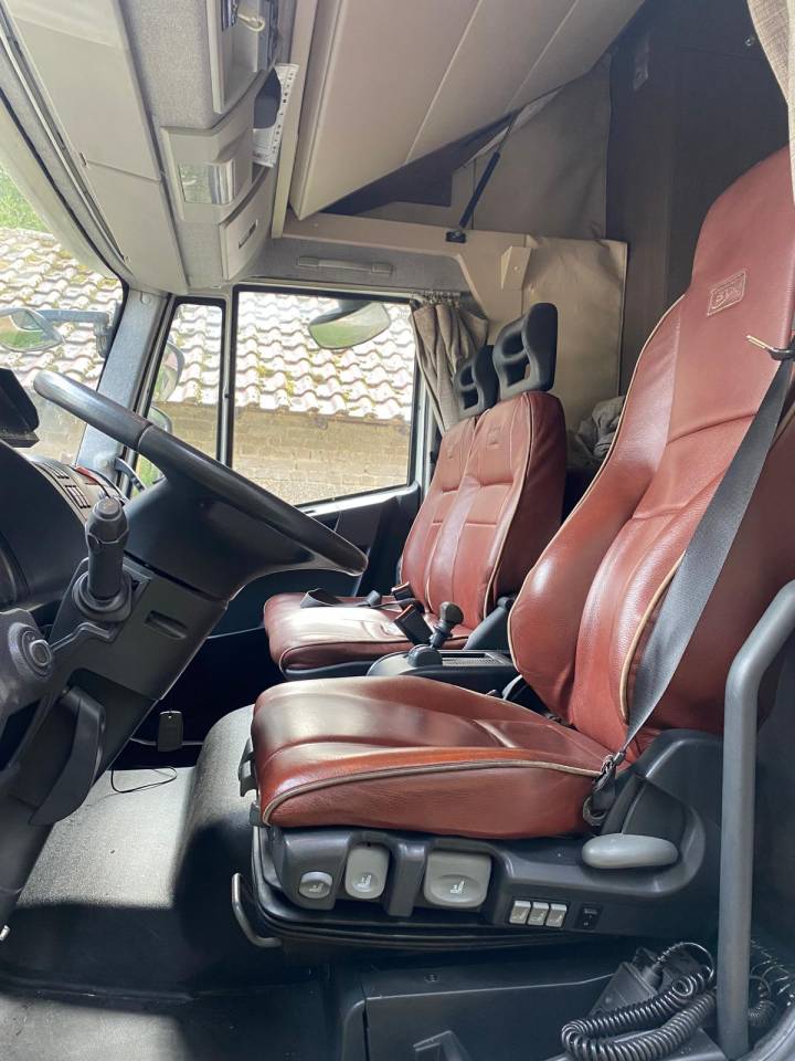 Cami&oacute;n para caballos Iveco IVECO 0 De segunda mano