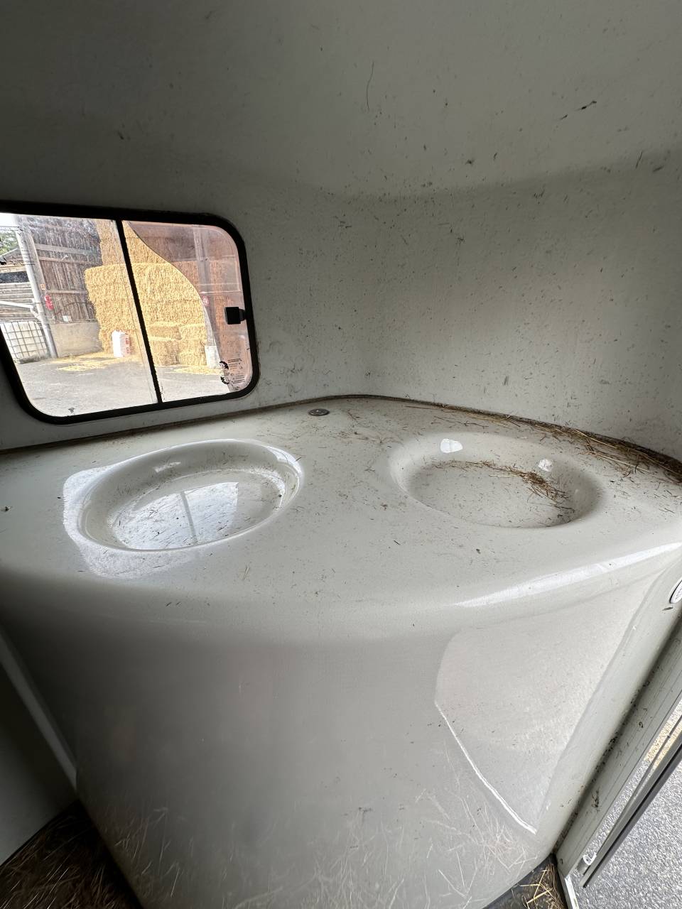 Van caballos Cheval Liberté GOLD 3 2 Caballos 2023 De segunda mano