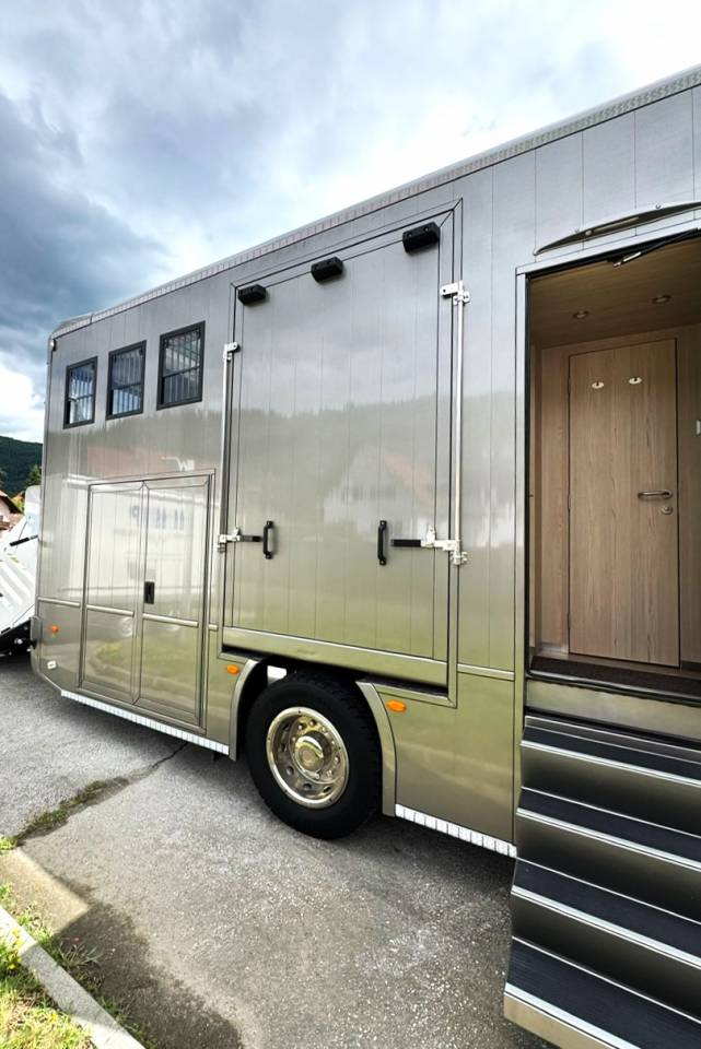 Camión para caballos Otra marca VOLVO 0 De segunda mano