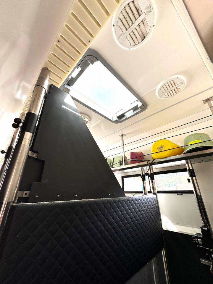 Camión para caballos Otra marca VOLVO 0 De segunda mano