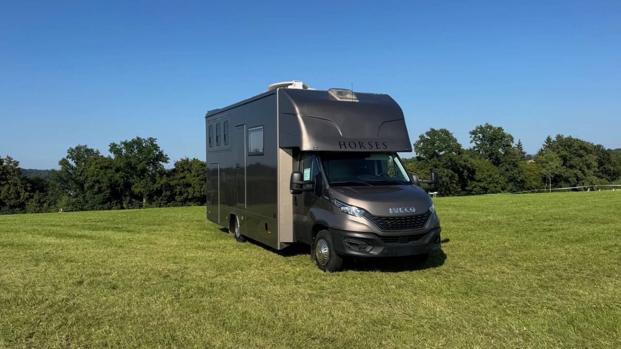 Camión para caballos Iveco IVECO 0 De segunda mano