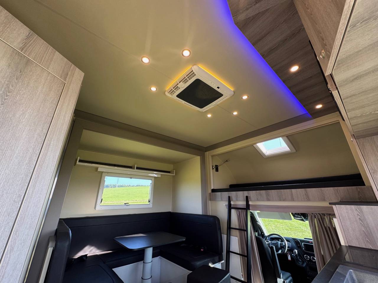 Camión para caballos Iveco IVECO 0 De segunda mano